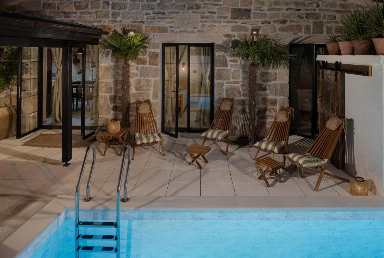 Blacksmith'S House - Rental House With Heated Pool Posedarje Εξωτερικό φωτογραφία