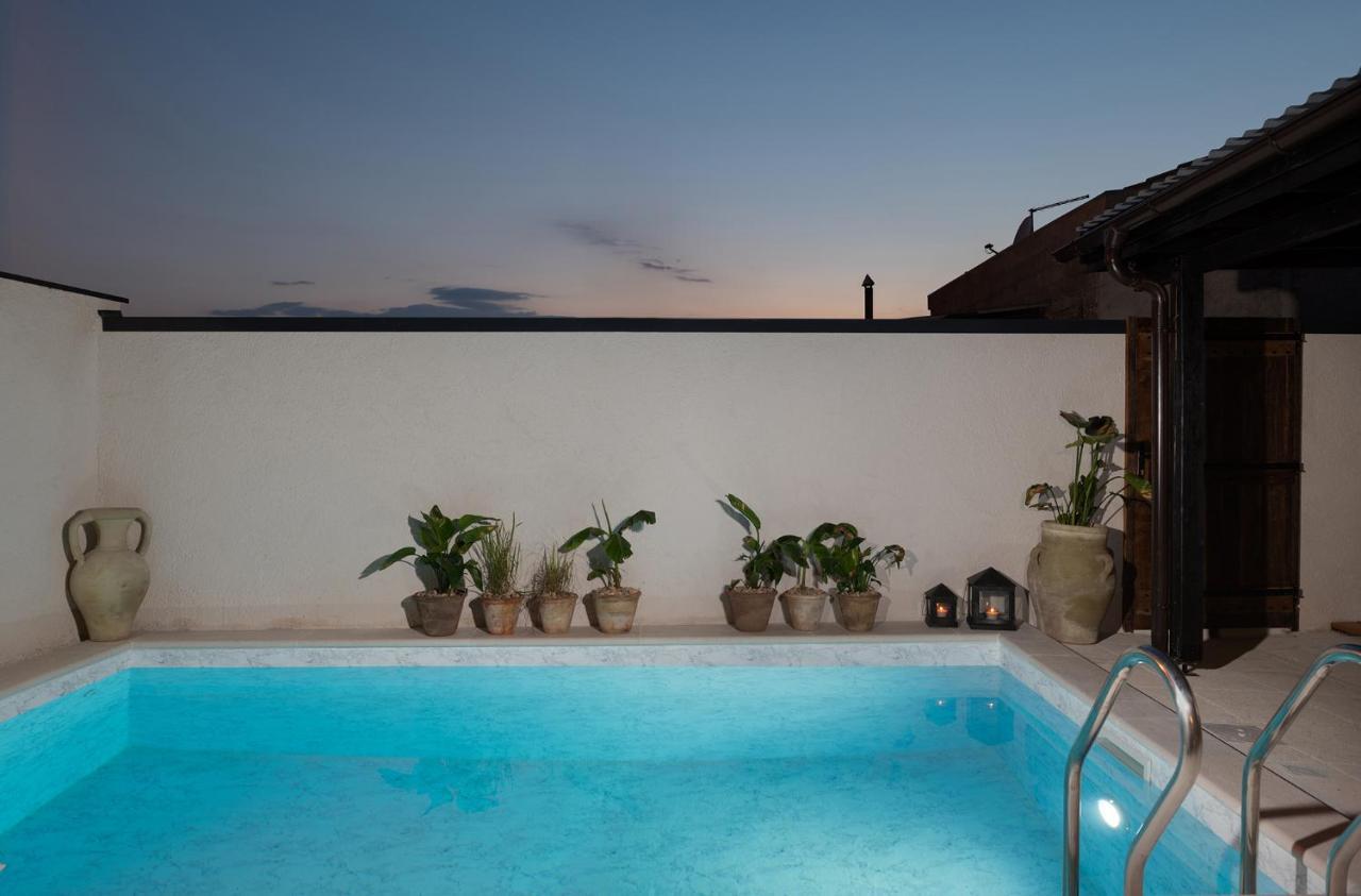 Blacksmith'S House - Rental House With Heated Pool Posedarje Εξωτερικό φωτογραφία