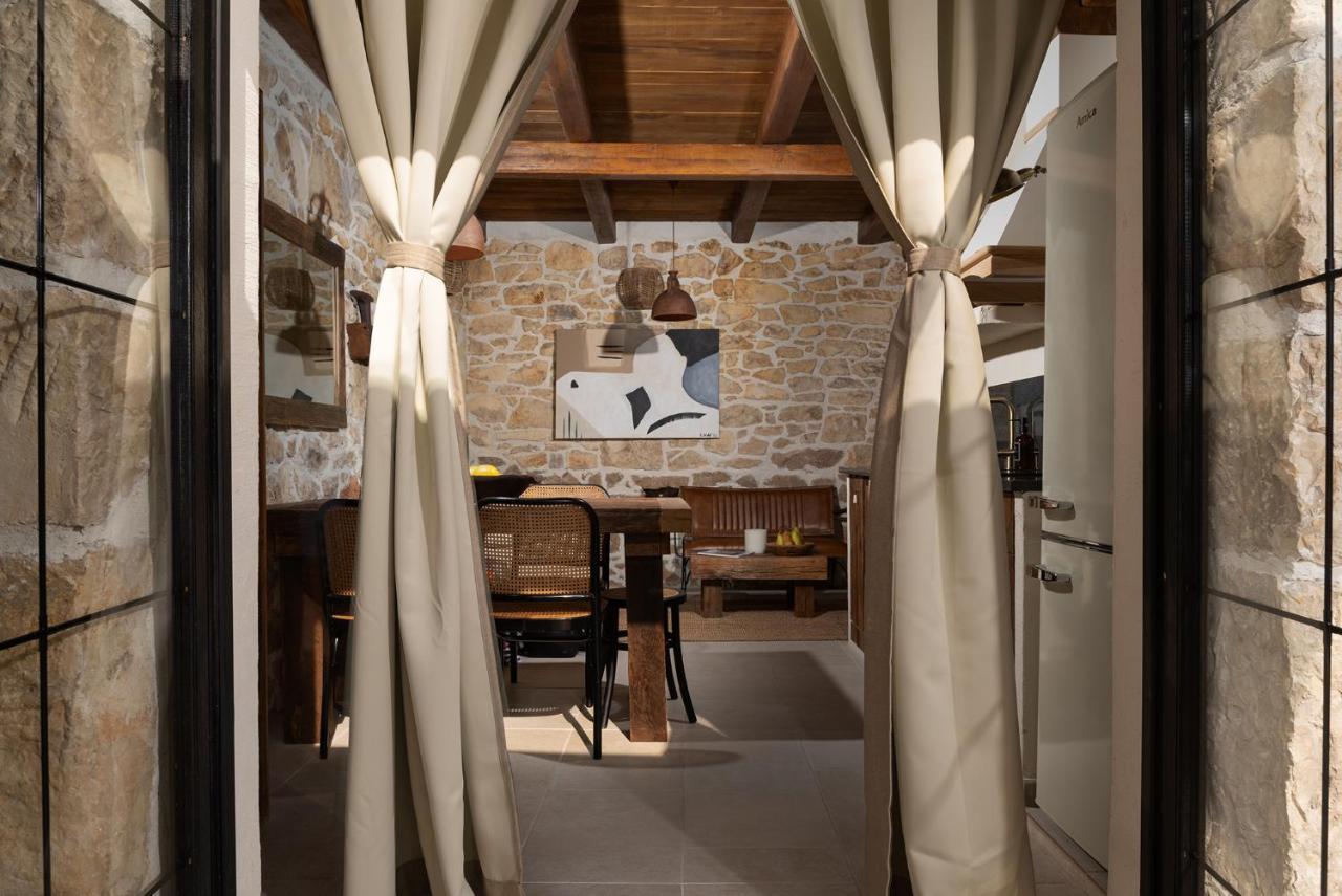 Blacksmith'S House - Rental House With Heated Pool Posedarje Εξωτερικό φωτογραφία