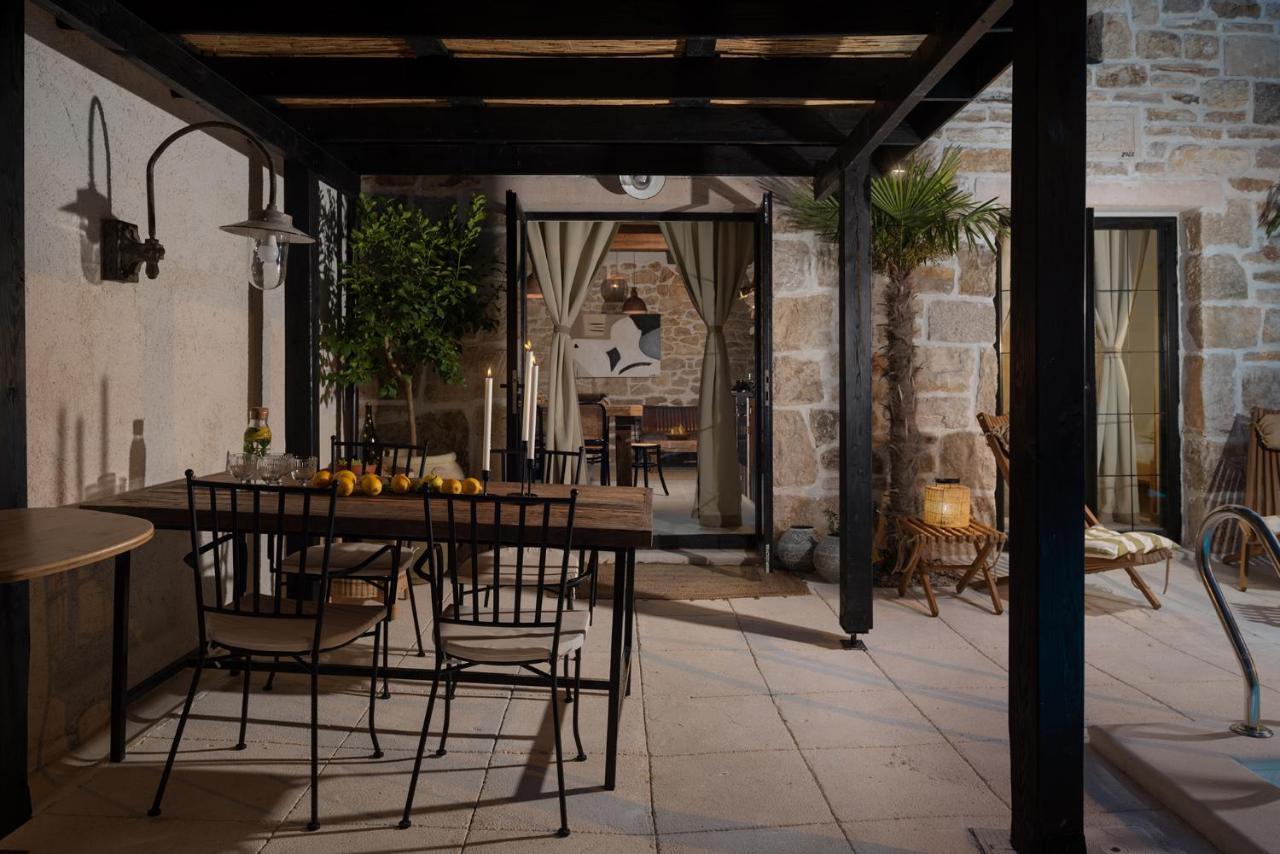 Blacksmith'S House - Rental House With Heated Pool Posedarje Εξωτερικό φωτογραφία