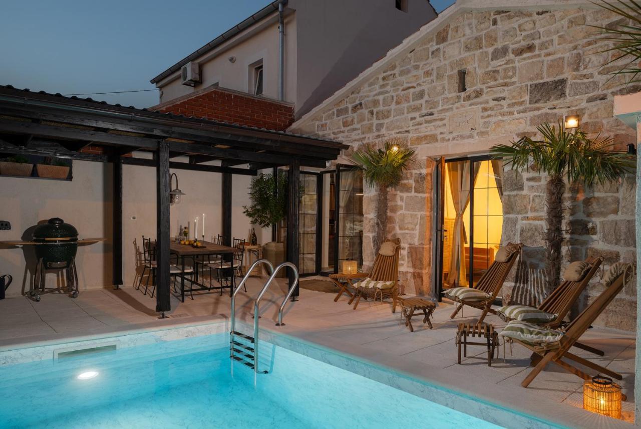 Blacksmith'S House - Rental House With Heated Pool Posedarje Εξωτερικό φωτογραφία